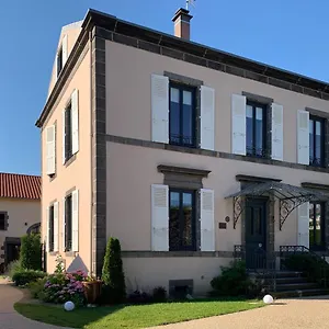 L'enclos De Ribains Guest house