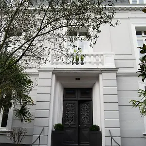 Louisa France